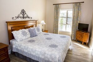 2 bedrooms, iron/ironing board, WiFi, bed sheets - POOL VIEW, updated 2 bedroom Viera condo at Lake Las Vegas! (Henderson)