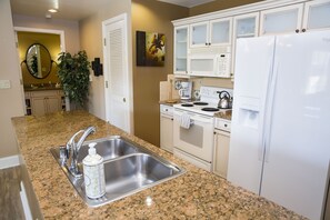 Fridge, microwave, oven, stovetop - POOL VIEW, updated 2 bedroom Viera condo at Lake Las Vegas! (Henderson)