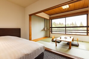 Zweibettzimmer im japanischen Stil  (High floor JP-Western room, No Bath)
