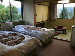 Comfort Twin Room, 2 Twin Beds, Non Smoking, City View | Free WiFi, bed sheets - Resort Inn Seikan (Hakuba)