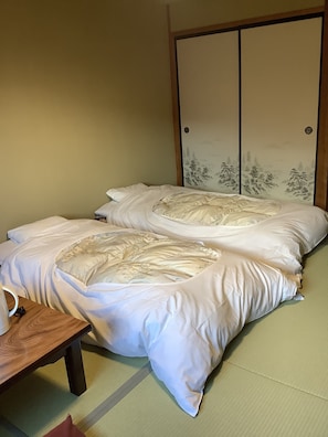 Wifi gratis y ropa de cama