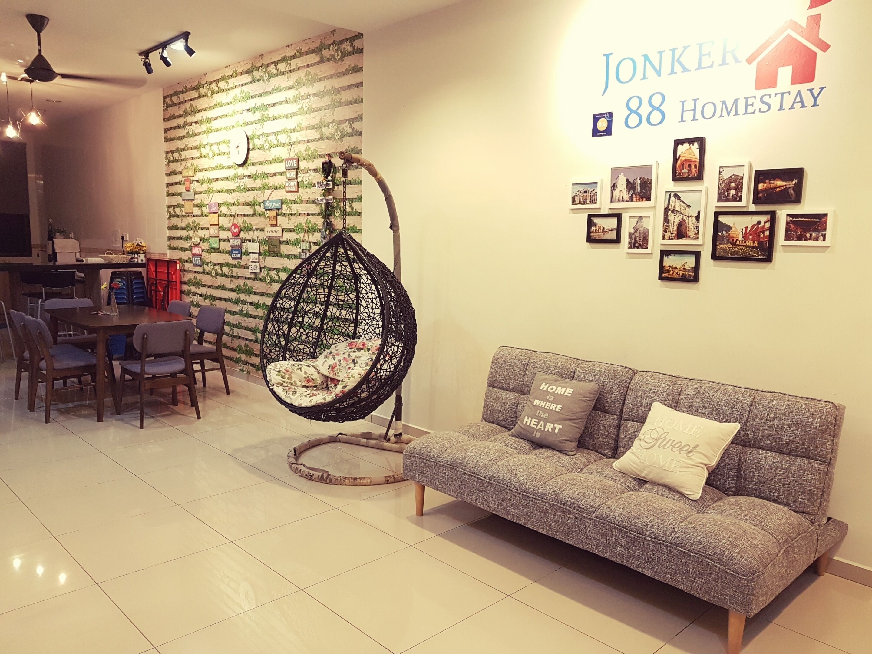 独立别墅, 多间卧室 (7 Bedroom Melaka Homely) | 起居区 | 40-英寸纯平电视 （配备卫星频道）、液晶电视