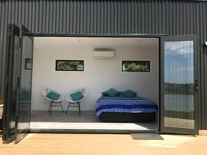 Room - Anzac Bay Views (Waiheke Island)