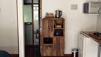 Premium Cottage, Garden View, Garden Area | Private kitchen