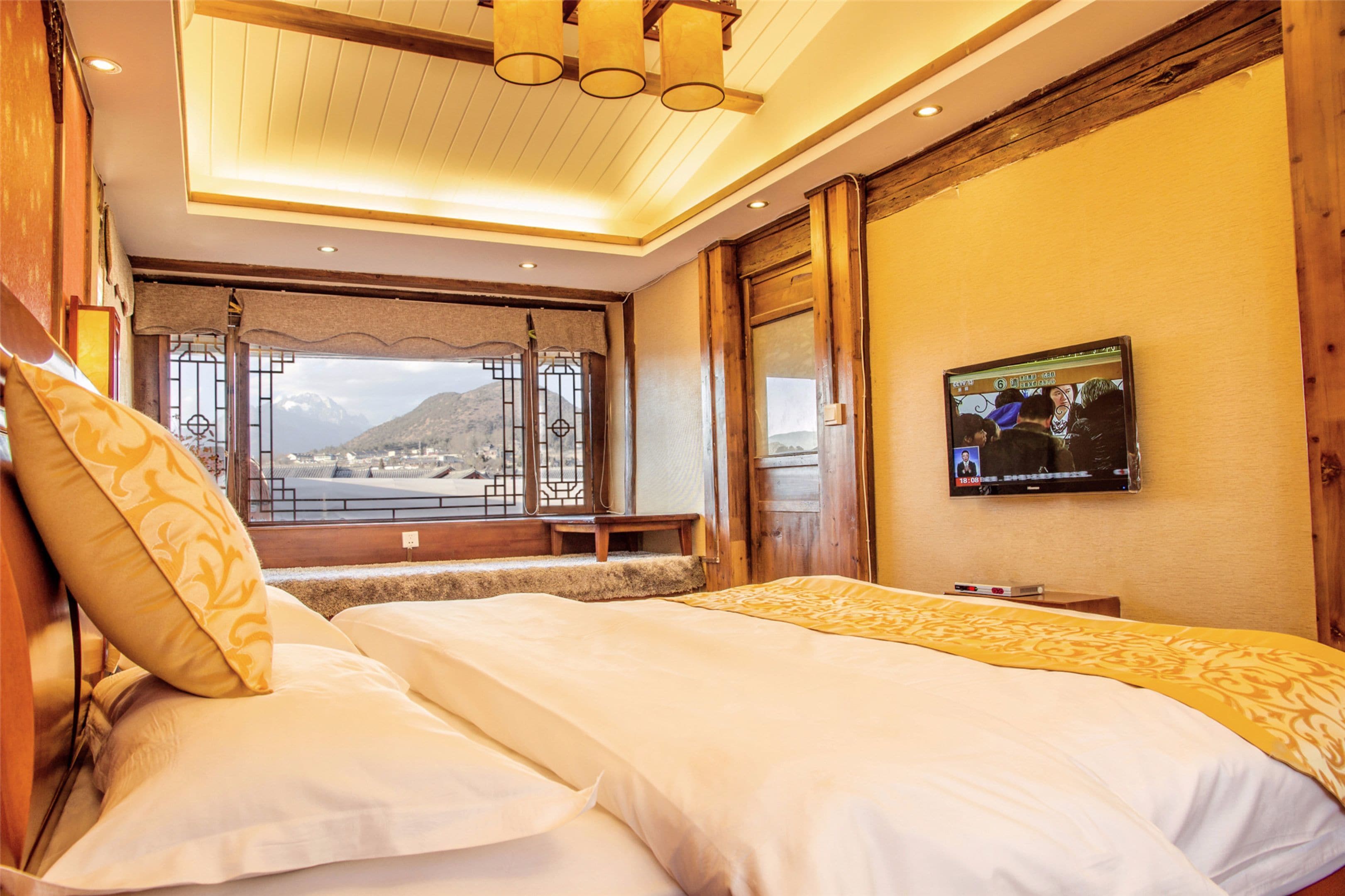 Family Suite, Mountain View | Desk, blackout curtains, soundproofing, rollaway beds