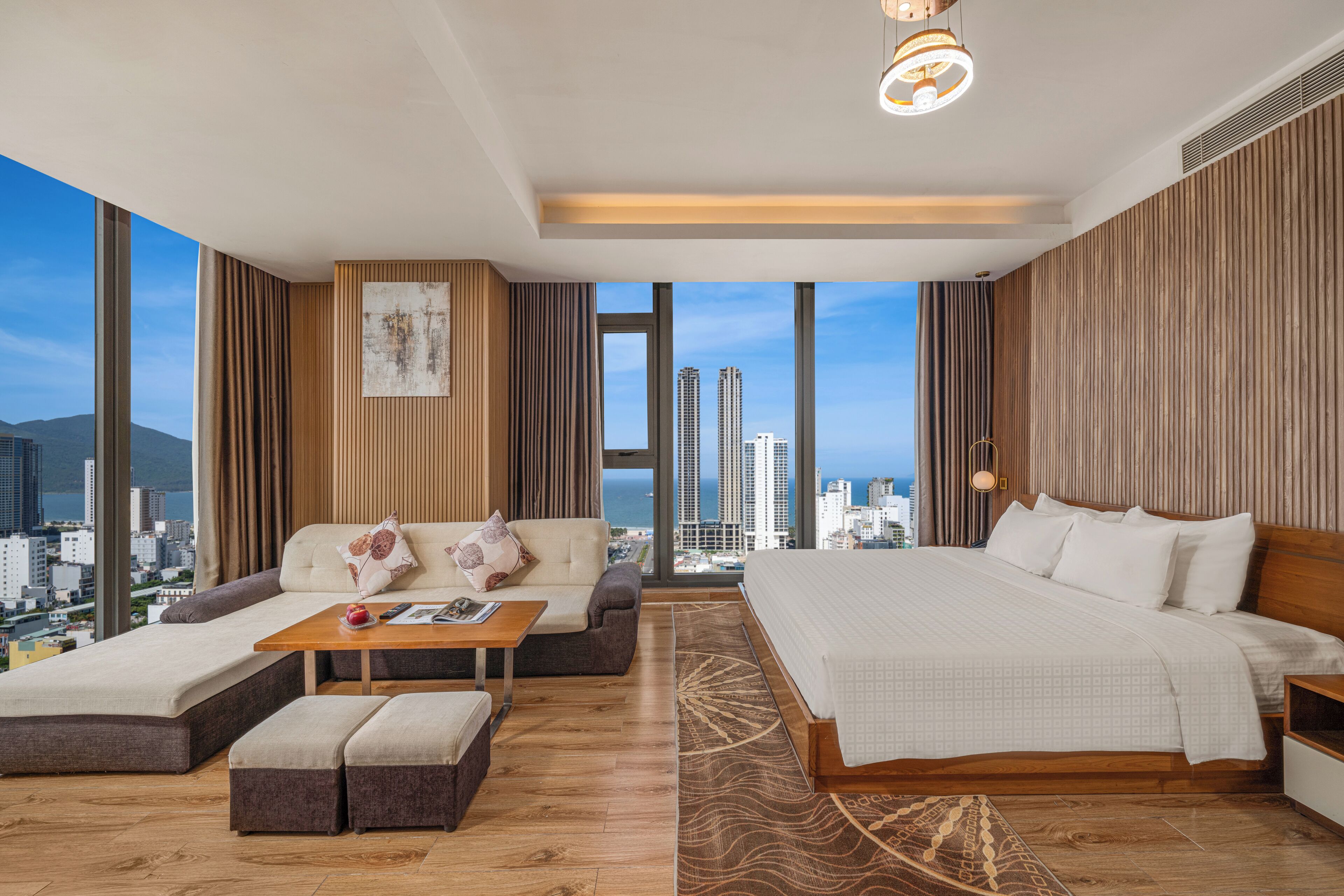 Signature Suite Partial Sea View with Bathtub - Complimentary Welcome Fruit | Vista do quarto