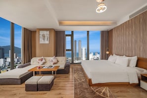 Signature Suite Partial Sea View with Bathtub - Complimentary Welcome Fruit | Utsikt fra rommet