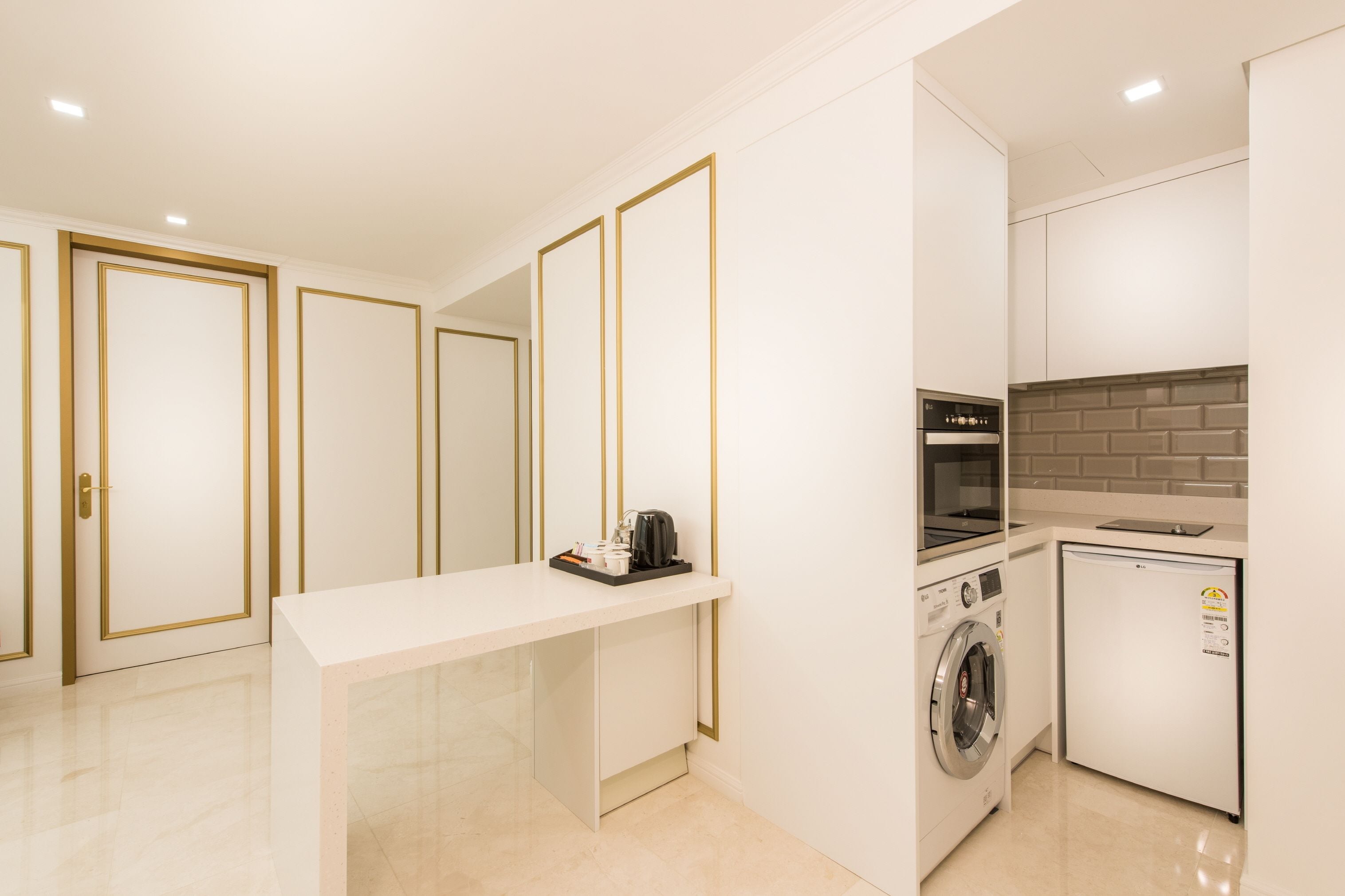 honor suite, 2 bedroom | 1 bedroom, in-room safe, desk, blackout curtains