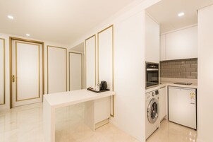 Honor Suite, 2 Bedroom | In-room safe, desk, blackout drapes, soundproofing