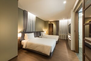 Deluxe Twin Room (Bigger than most in Seoul) | In-room safe, desk, blackout drapes, soundproofing