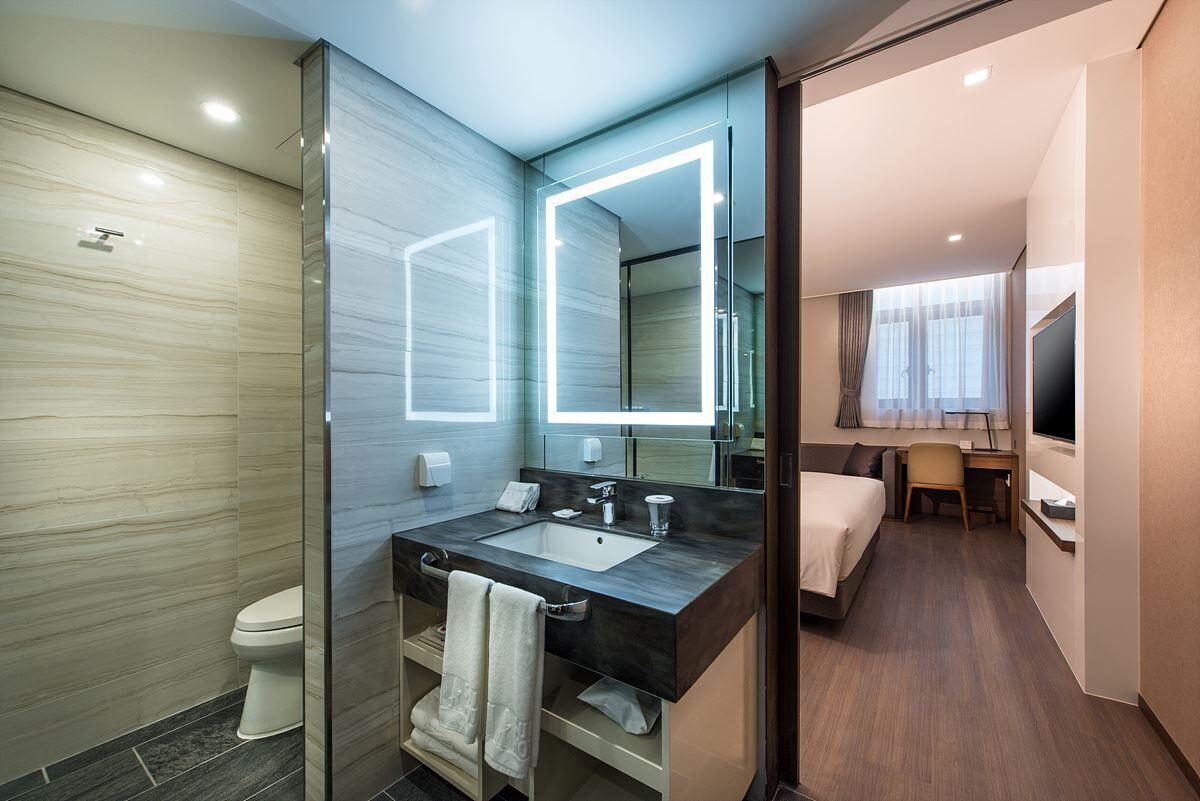 Standard King Room (Bigger than most in Seoul) | Bathroom | Designer toiletries, hair dryer, bathrobes, slippers