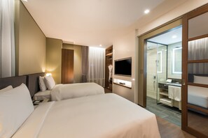 Deluxe Twin Room (Bigger than most in Seoul) | In-room safe, desk, blackout curtains, soundproofing