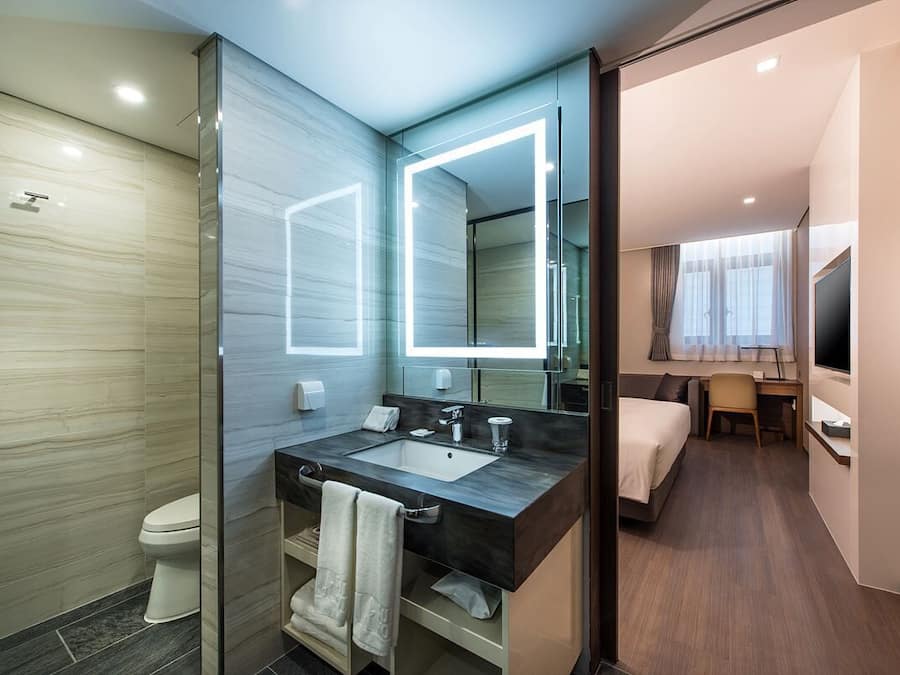 Standard King Room (Bigger than most in Seoul) | Bathroom | Designer toiletries, hair dryer, bathrobes, slippers