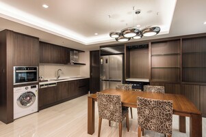 Presidential Suite, 2 Bedrooms | In-room dining
