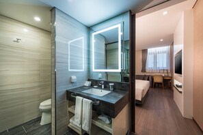 Designer toiletries, hair dryer, bathrobes, slippers - ENA Suite Hotel Namdaemun (Seoul)