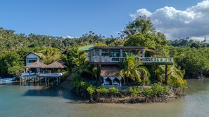 ด้านหน้าที่พัก