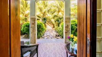 Premium Deluxe - Garden View | Garden view