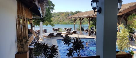 Deluxe - Sea/Deck/Garden View | Water view
