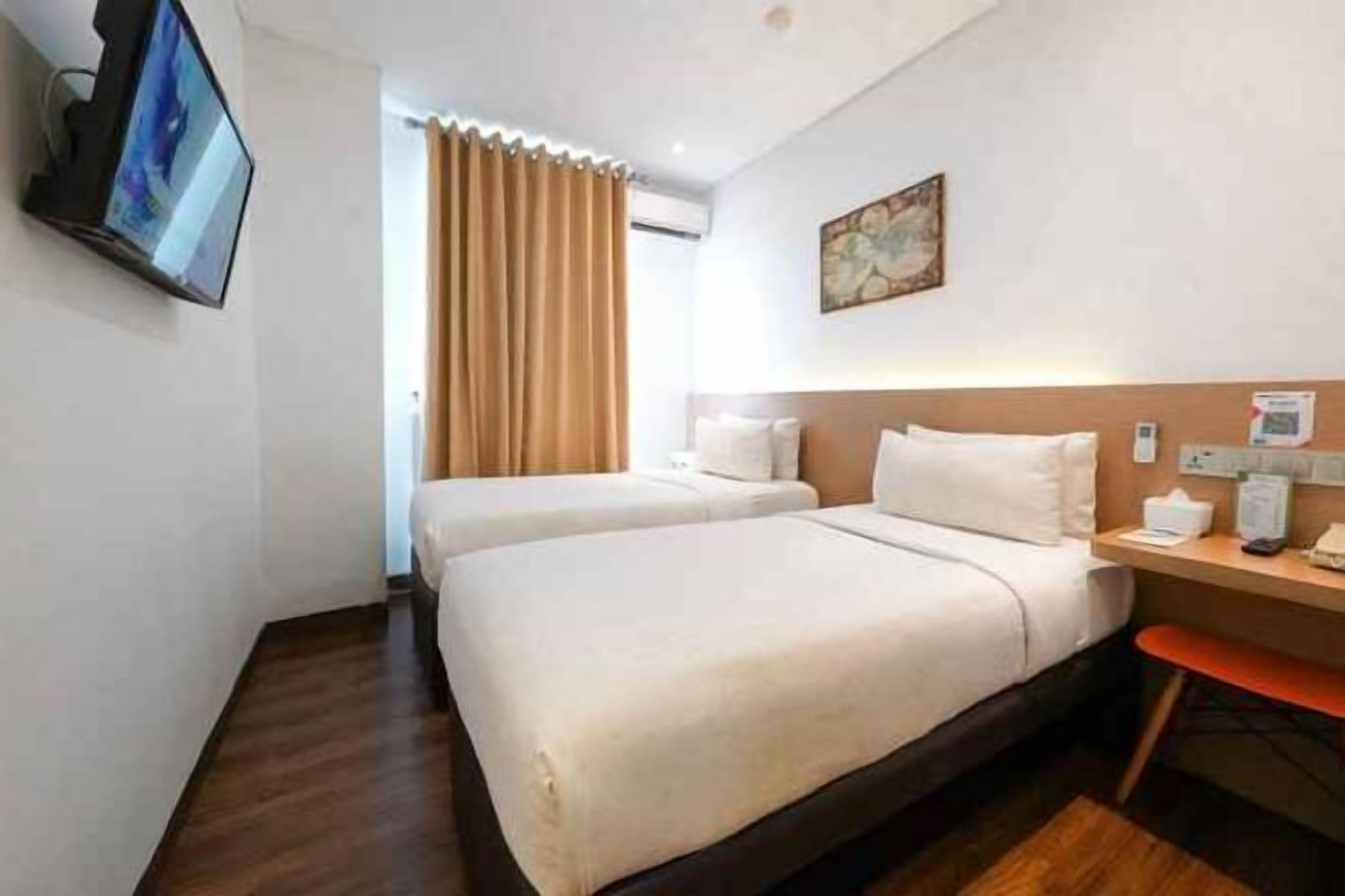 Skrivebord, wi-fi (inkludert) og sengetøy