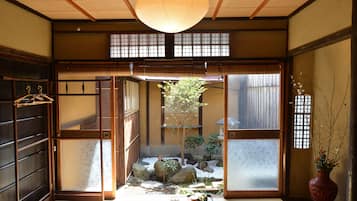 雙床房 (with Garden) | 書桌、免費 Wi-Fi、床單