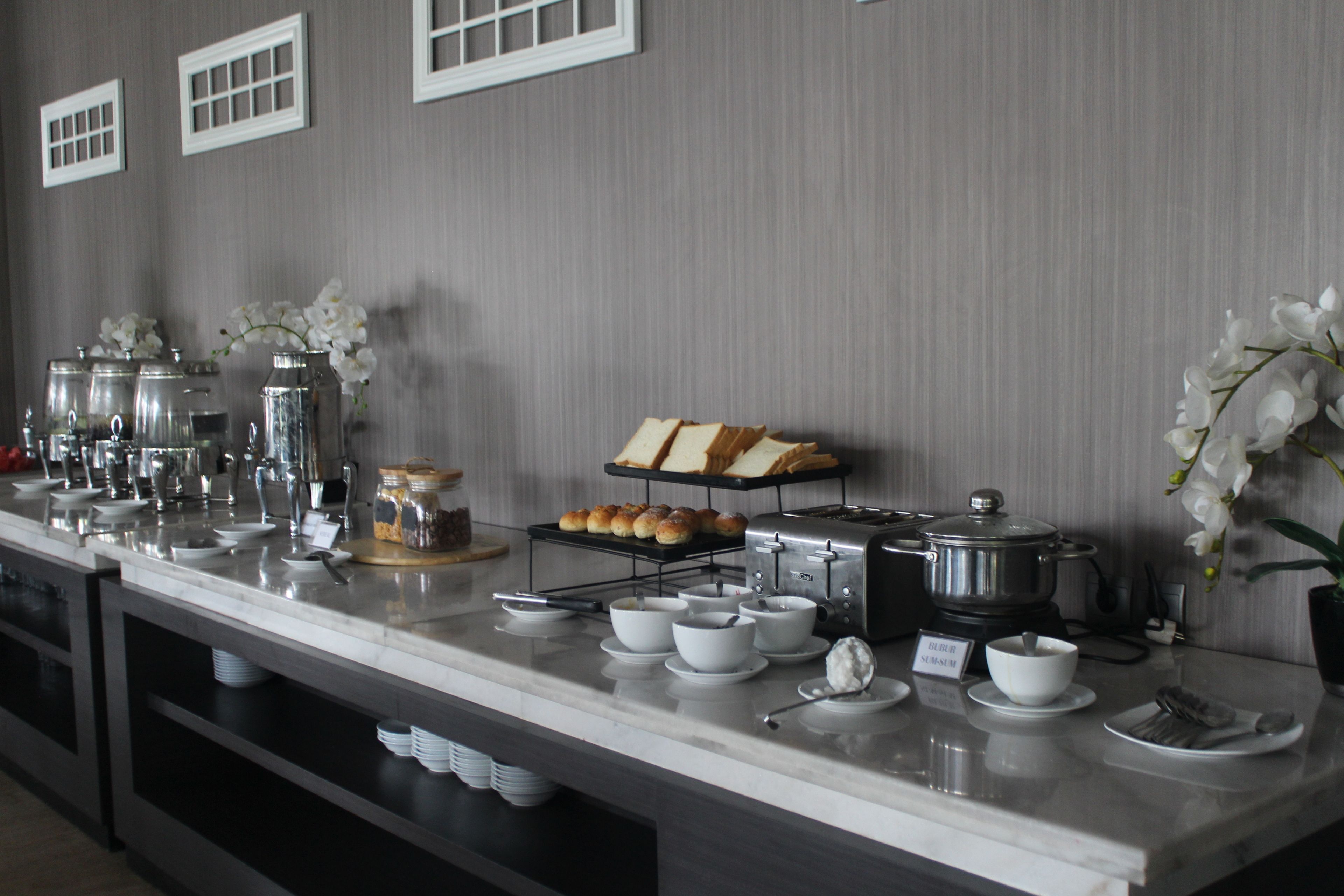 每日供应自助式早餐（每人 IDR 70000）