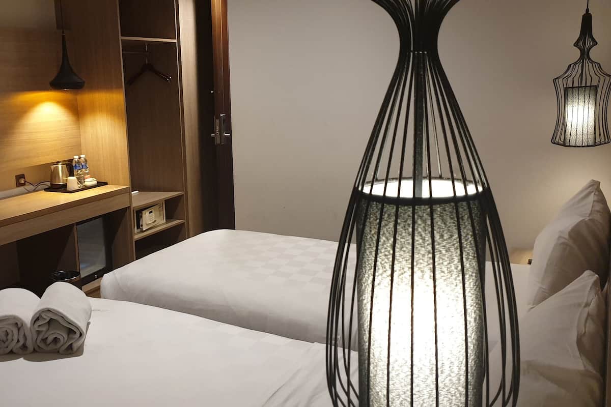 Egyptian cotton sheets, premium bedding, pillow-top beds, in-room safe