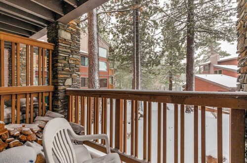 Summit #43-4 seasons resort getaway. Pool, spas, gym, tennis and more!