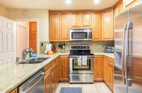 Summit #43-4 seasons resort getaway. Pool, spas, gym, tennis and more!