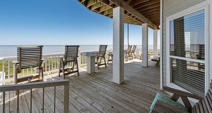 Luxury Beachfront~Ground level Palapas Bar~ Hot Tub