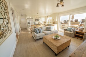 Smart TV, fireplace, DVD player, books - Luxury Oceanfront Beach House at Faria Beach - Summer Dates Still Available! (Ventura)