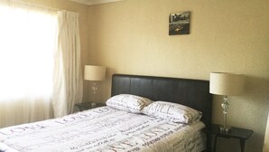 Townhome, 2 Bedrooms - Your Home Away from Home (Kempton Park)