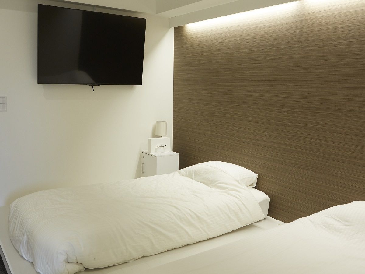 Premium bedding, free WiFi