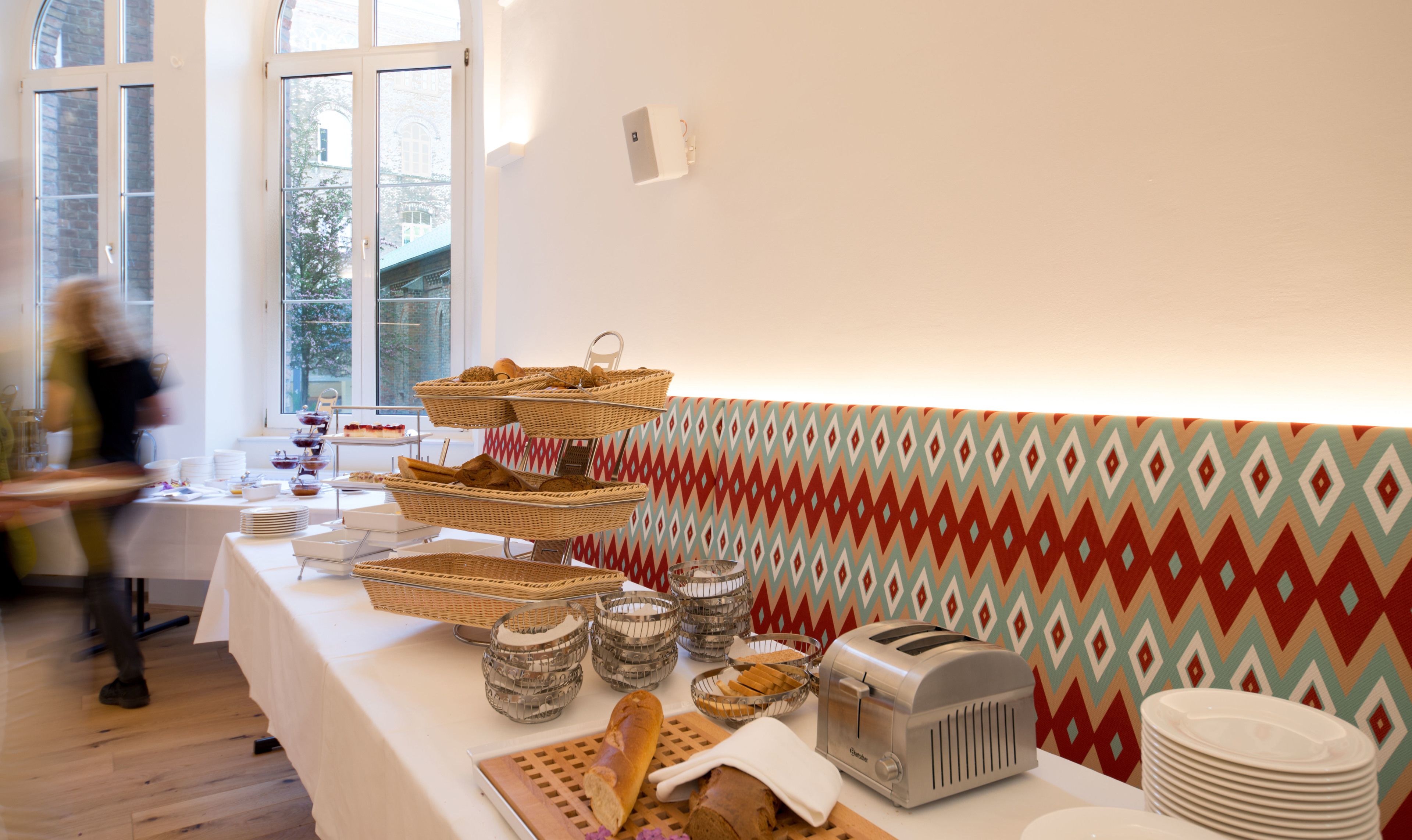 free daily cooked-to-order breakfast