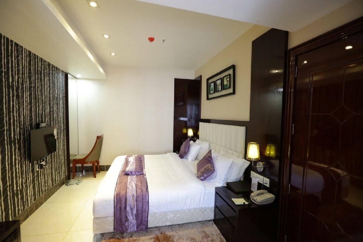 1 bedroom, Frette Italian sheets, premium bedding, minibar