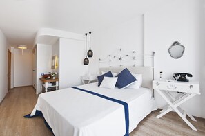 Premium bedding, minibar, in-room safe, desk - Sade Alacati Hotel (Cesme)