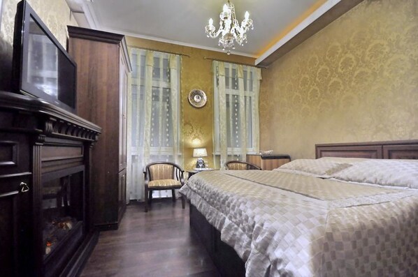 Desk, iron/ironing board, free WiFi, bed sheets