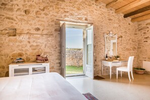 Blackout drapes, soundproofing, free WiFi, bed sheets - Baglio Occhipinti (Vittoria)