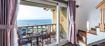 Gangneung Pension Sea and - Pet Friendly