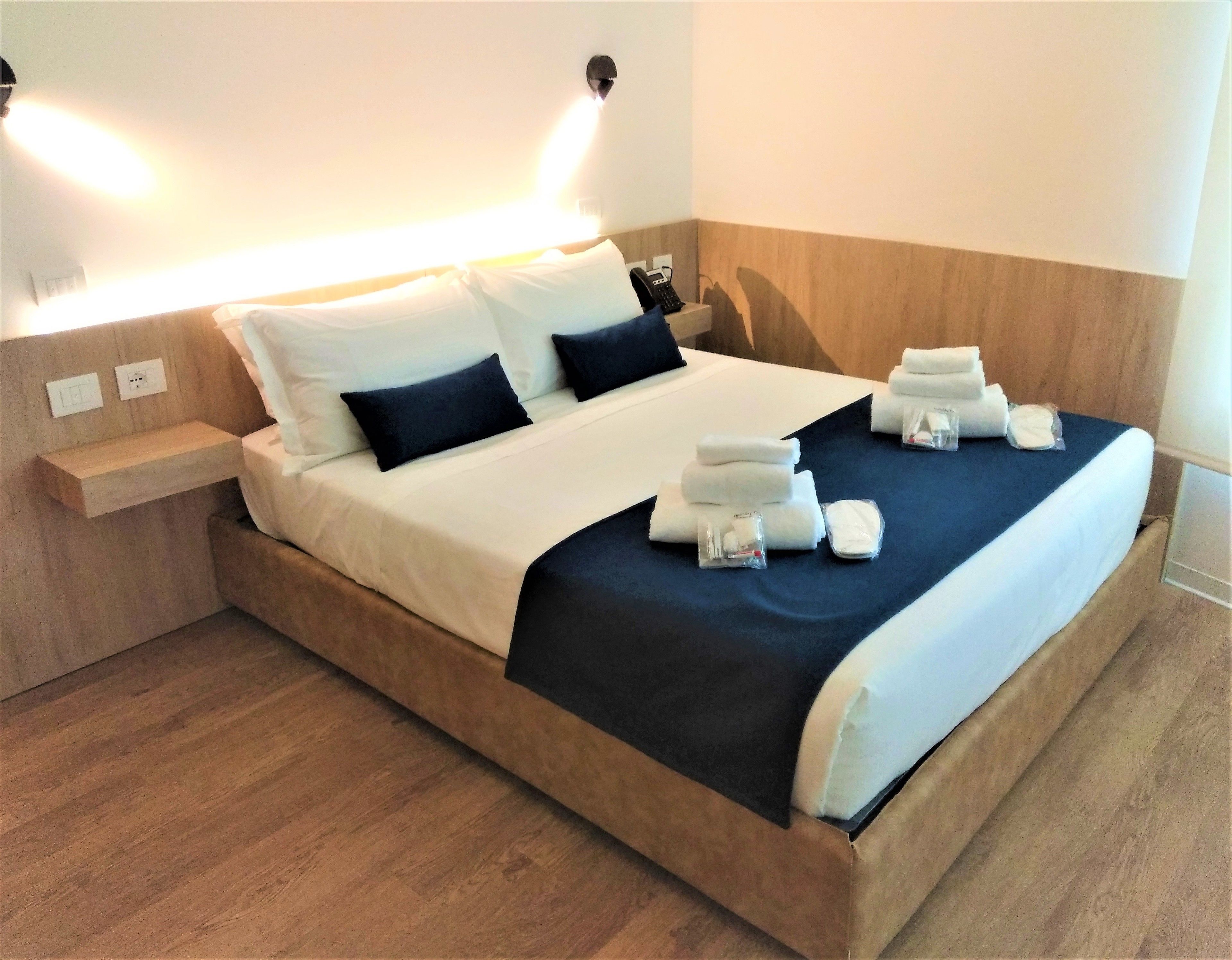 double or twin room, accessible | minibar, in-room safe, desk, soundproofing