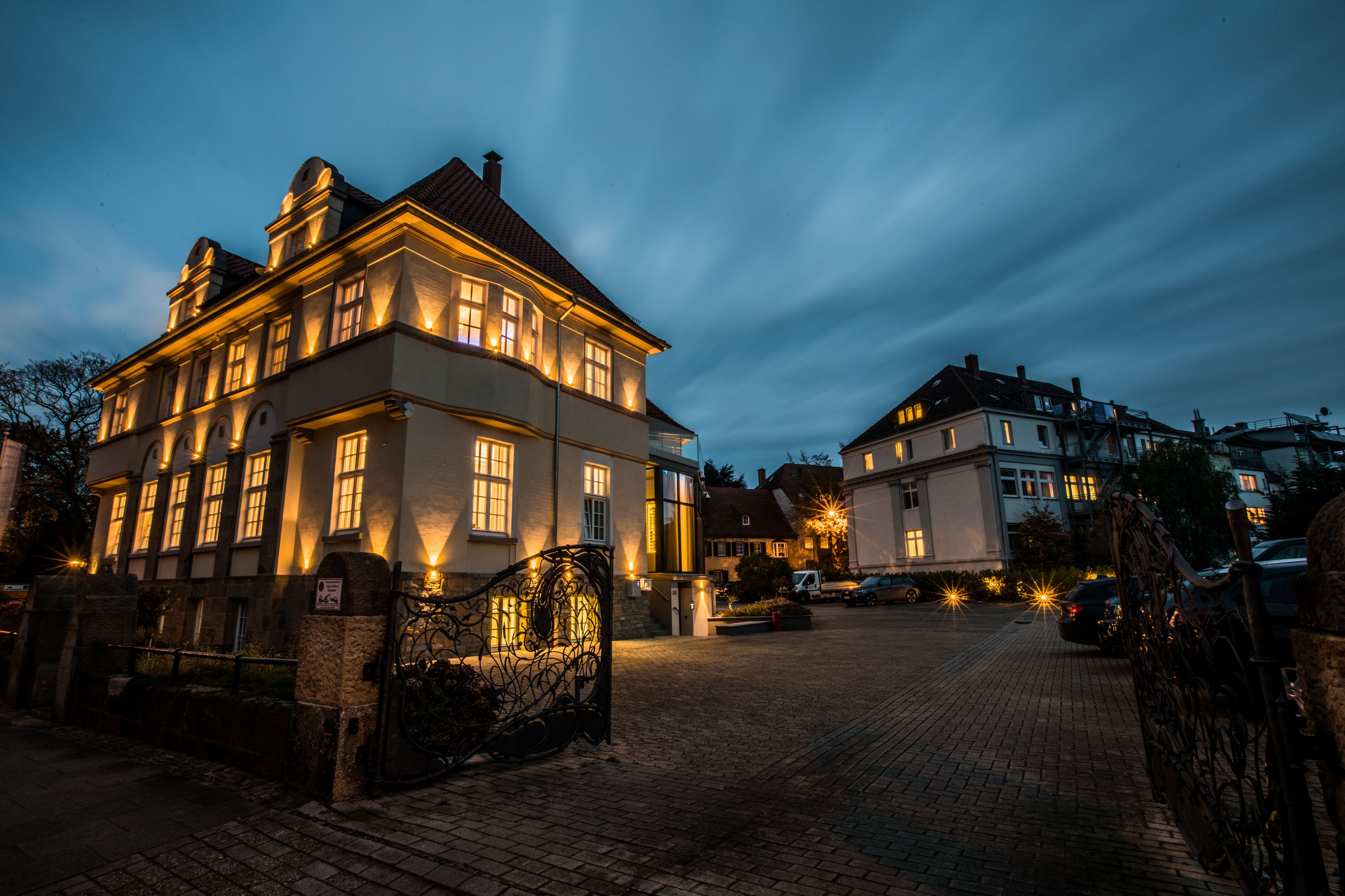 Fassade der Unterkunft – Abend/Nacht