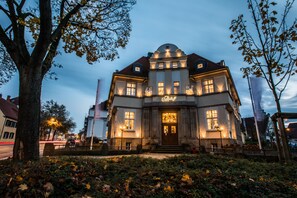 Fasade – kveld/natt