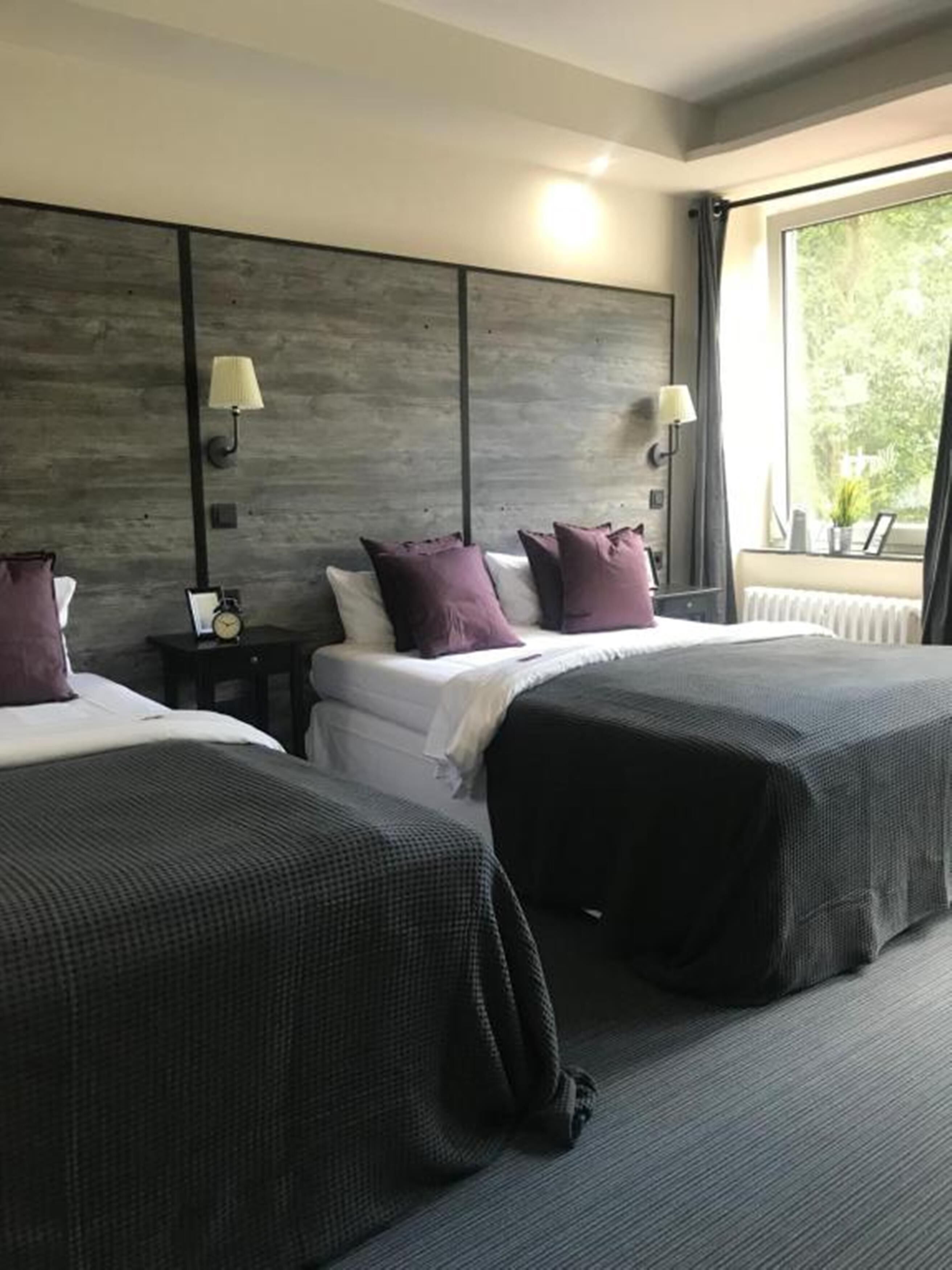 Standard-Vierbettzimmer | Schreibtisch, kostenloses WLAN