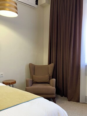 Premium bedding, minibar, in-room safe, desk - Keremet Hotel (Almaty)