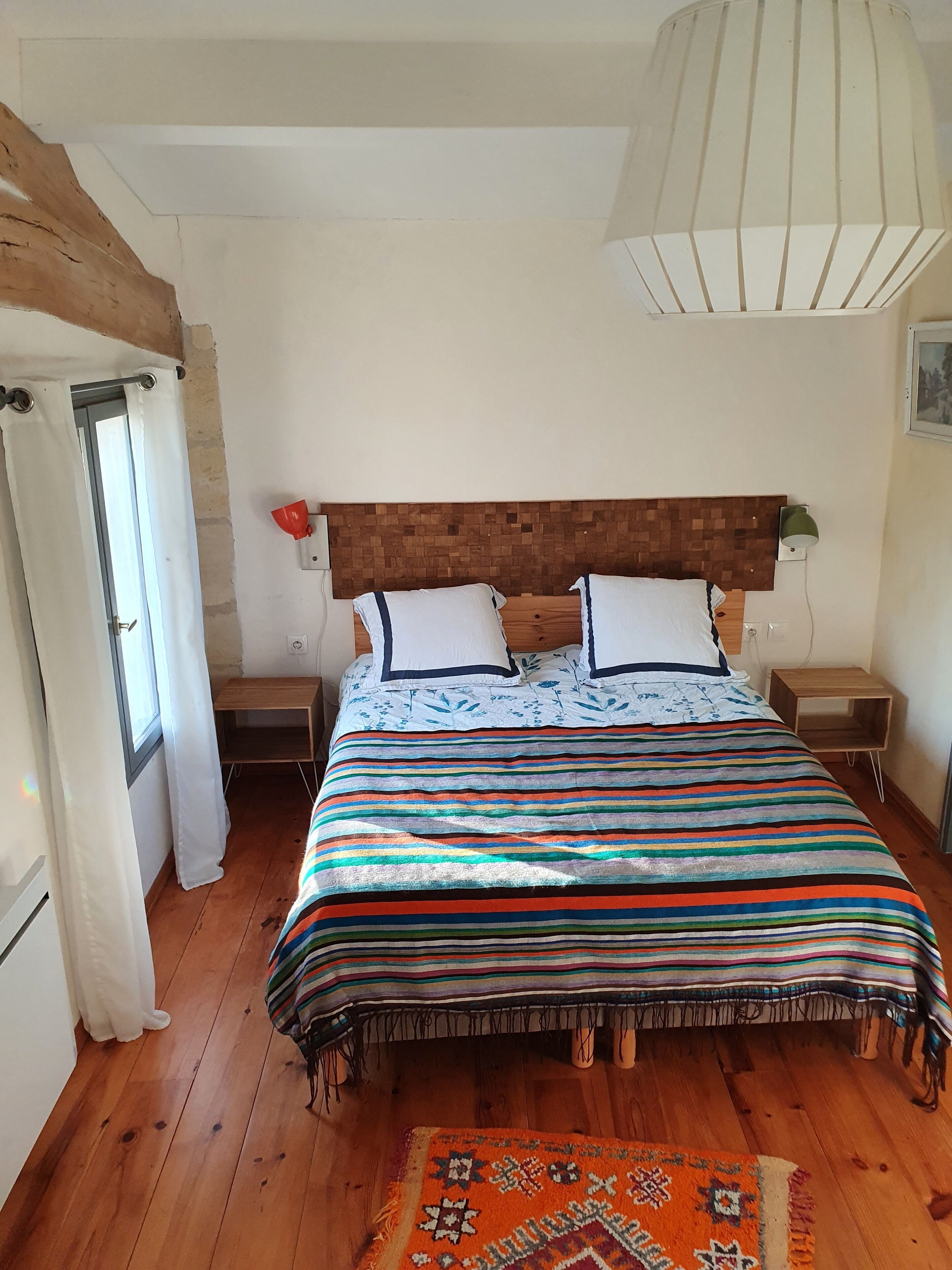 Bộ đồ giường cao cấp, chăn bông, nệm cao su hoạt tính (memory foam) 