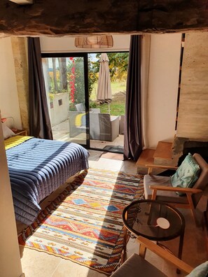 Superior Room | Premium bedding, down comforters, memory foam beds - Au Vélo dans l'Arbre (Saint-Émilion)