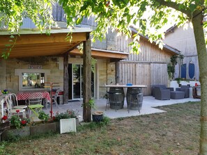 Terrace/patio - Au Vélo dans l'Arbre (Saint-Émilion)