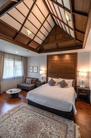 Premium Deluxe Room with Bathtub | Free minibar, in-room safe, desk, iron/ironing board