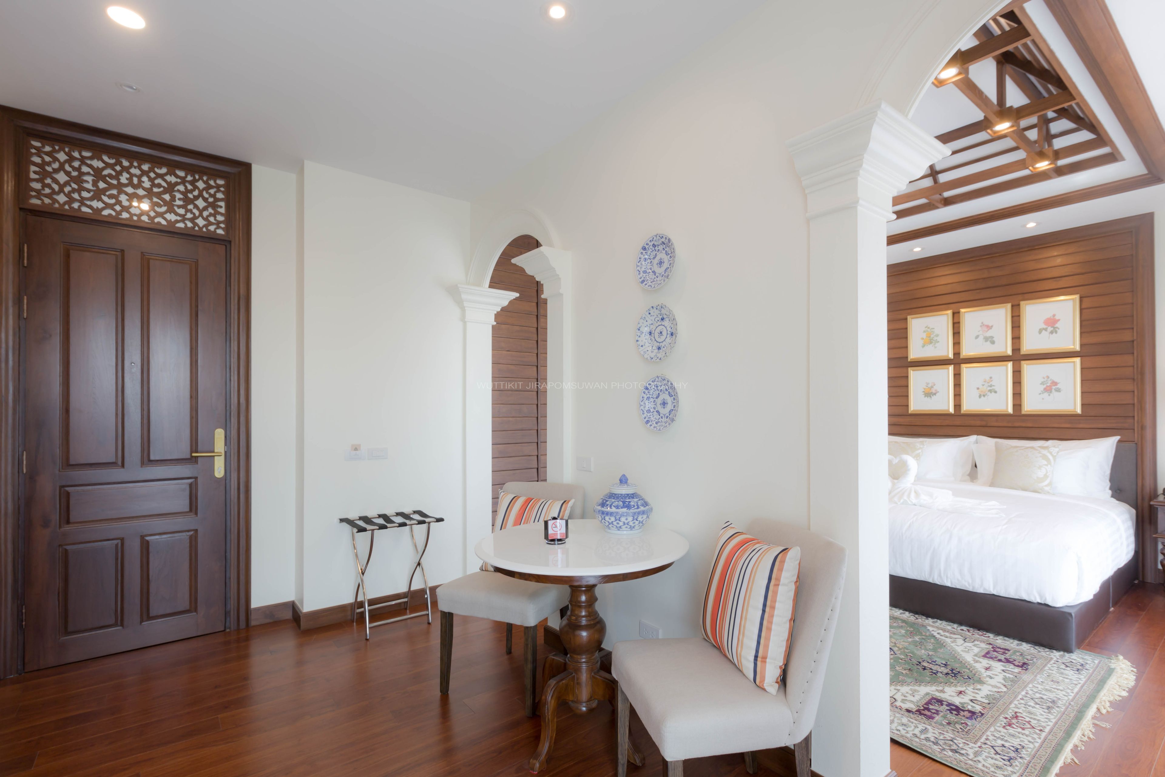 premium  executive room with bathtub | free minibar, in-room safe, desk, iron/ironing board