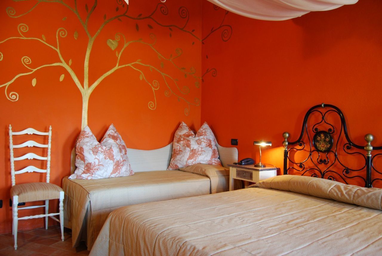 in-room safe, desk, free wifi