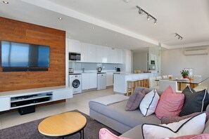 Exclusive Apartment, Ocean View | Living area